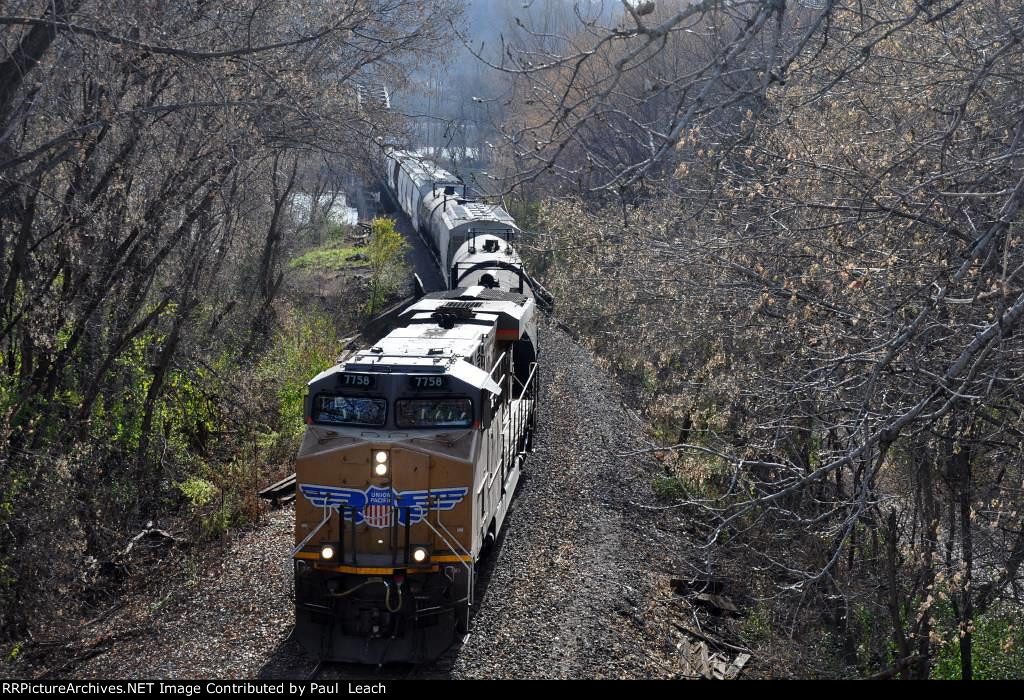 Eastbound manifest approaches Western Avenue yard